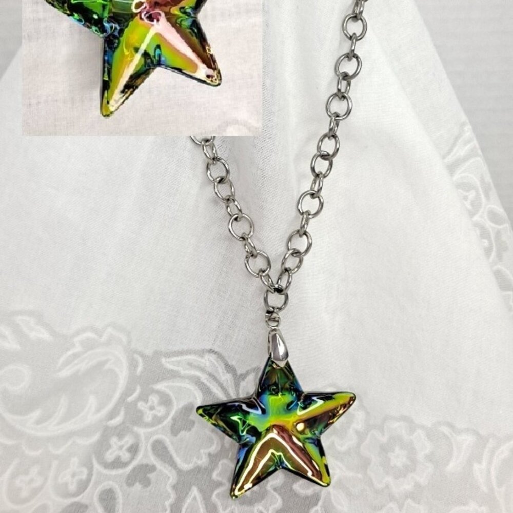 VINTAGE FASHION PENDANT NECKLACE ~GLASS COLOR SHIFT SHIMMERY STAR~ SILVER BACKED